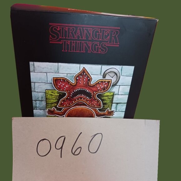 Loot Crate Stranger Things Eleven Vs. Demogorgon Vinyl Diorama Set - Picture 10 of 10